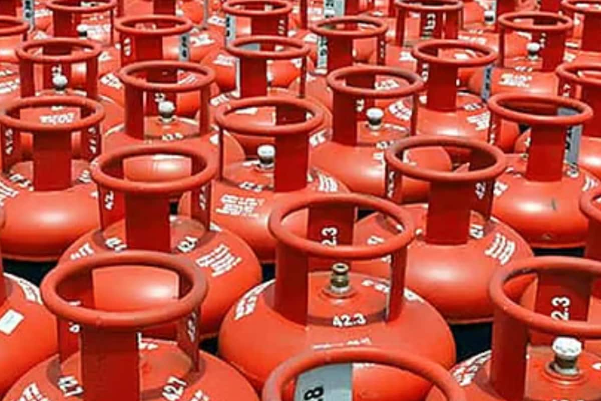 Astrologer's Prediction on US-Israel-Iran Conflict Surfaces Amid LPG Crisis