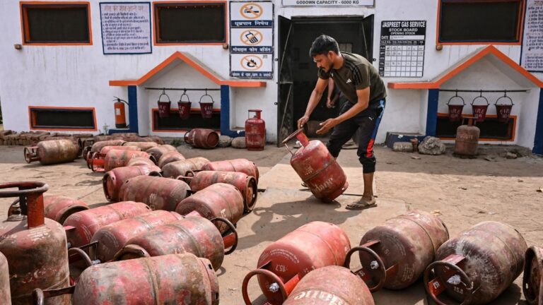 PNG कनेक्शन वाले घरों को नहीं मिलेगा LPG सिलेंडर: केंद्र सरकार का निर्णय