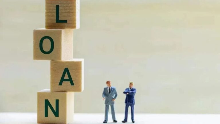 लोन लेते समय ध्यान रखें ये महत्वपूर्ण बातें, वरना बढ़ सकता है कर्ज का बोझ