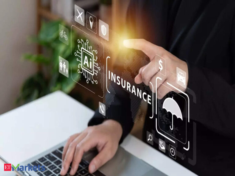 How AI is Revolutionizing Customer Experience in the Insurance Sector