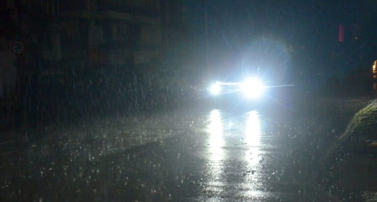 बेमौसम बारिश के कारण बुरहानपुर में किसानों को हुआ भारी नुकसान