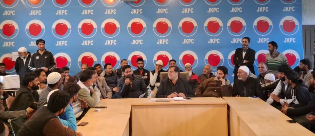 सज्जाद लोन की चर्चा: कश्मीर में दैनिक जीवन की समस्याएँ