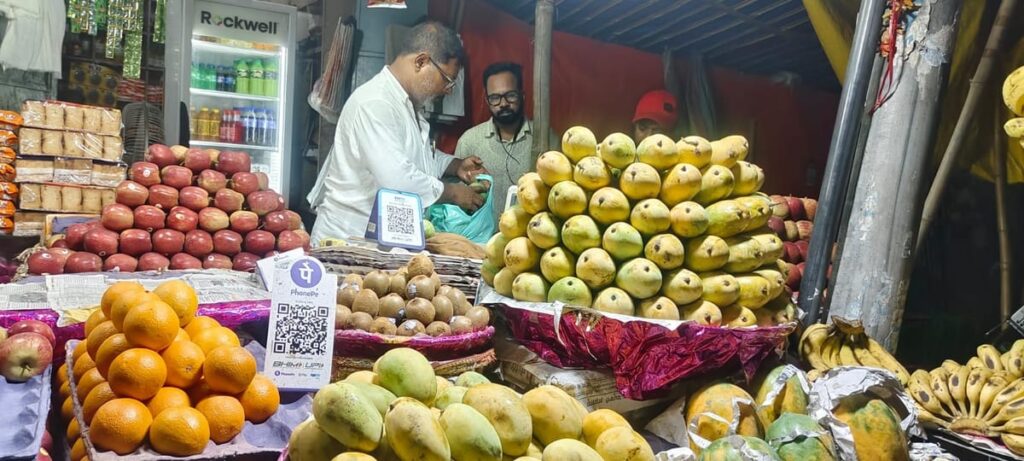 Ballia News: आम का स्वाद हुआ खट्टा, लंगड़ा व चौसा के दाम हुए दोगुने