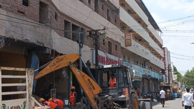 Coimbatore corporation starts demolishing three-storey building on encroached land