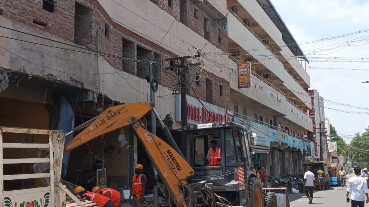 Coimbatore corporation starts demolishing three-storey building on encroached land