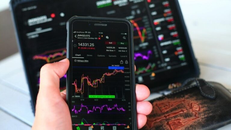 ICICI Bank, Adani Total Gas, Canara Bank: Stocks to trade— Target prices, stop loss & more