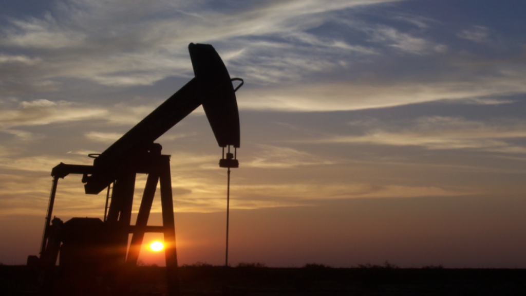 Oil Prices Surge to One-Month High as US-Iran Attacks Cripple Strait of Hormuz Shipping Routes