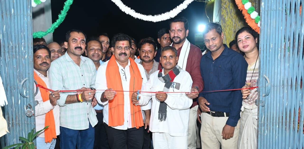खैरागढ़ के ग्राम खौड़ा में नवनिर्मित पंचायत भवन का उप मुख्यमंत्री विजय शर्मा ने किया लोकार्पण